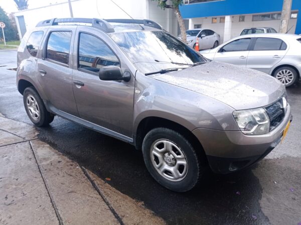 RENAULT - DUSTER ZEN MT - Image 2