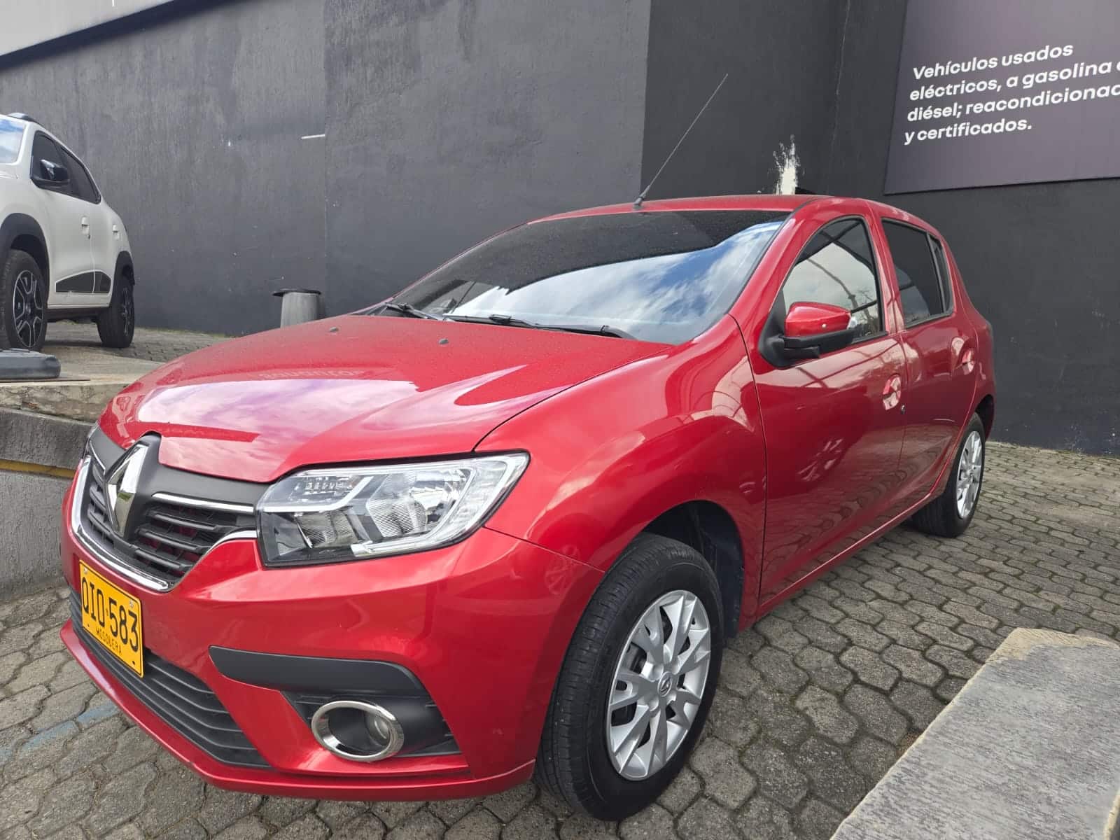RENAULT SANDERO